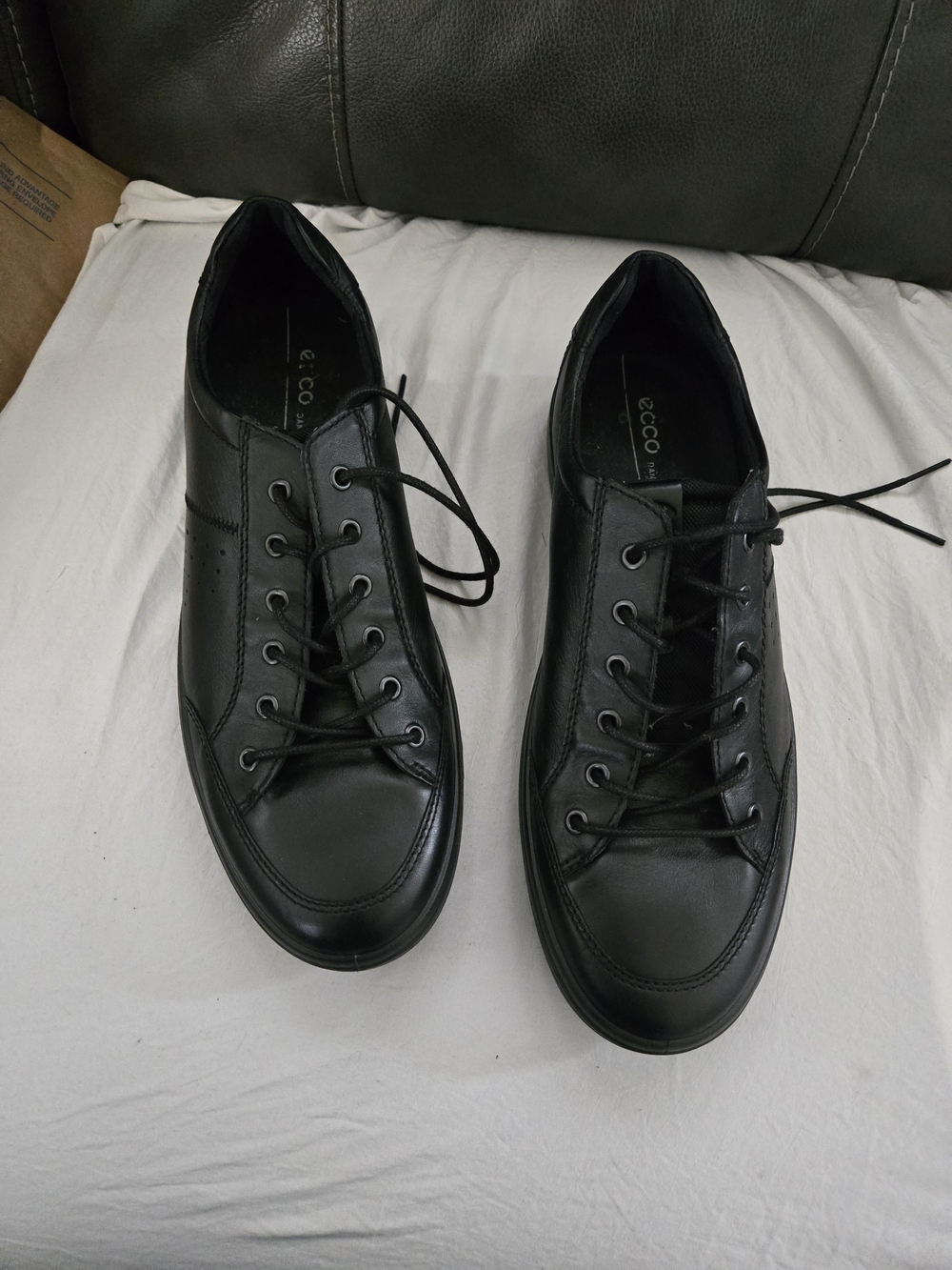 Ecco Men's Black Leather Lace-Up Sneakers